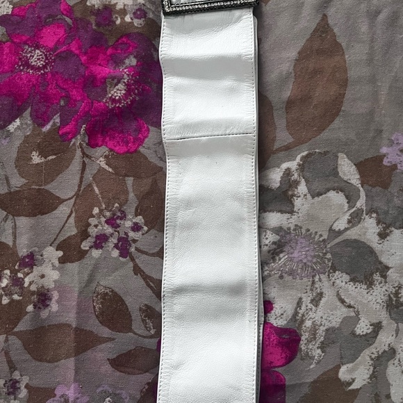 ZARA- Leather white belt with jewels - Picture 9 of 10